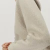 Maglia con Cappuccio a Coste in Lana Cardata