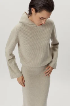 Maglia con Cappuccio a Coste in Lana Cardata