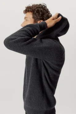 Maglia con Cappuccio a Coste in Lana Cardata