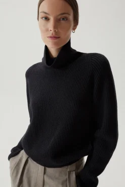 Maglia Crop con collo alto in Lana Merino