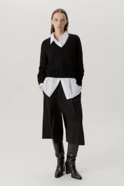 Maglia Crop con Scollo a "V" in Lana Merino