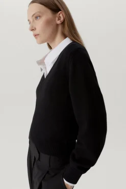 Maglia Crop con Scollo a "V" in Lana Merino