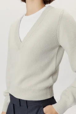 Maglia Crop con Scollo a "V" in Lana Merino