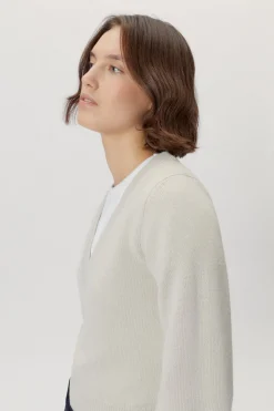 Maglia Crop con Scollo a "V" in Lana Merino