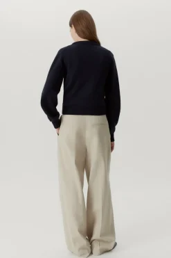 Maglia Crop con Scollo a "V" in Lana Merino