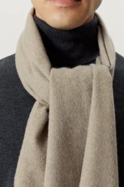 Sciarpa in cashmere rigenerato