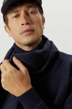Sciarpa in cashmere rigenerato