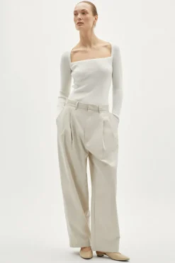 Top a Coste con Scollo Speciale in Cotone Organico