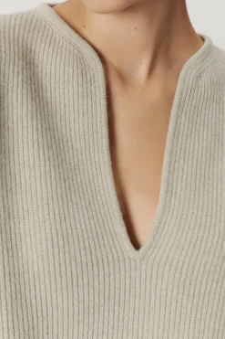 V-neck Over in Lana Cardata